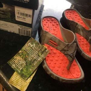 Camo flip flops